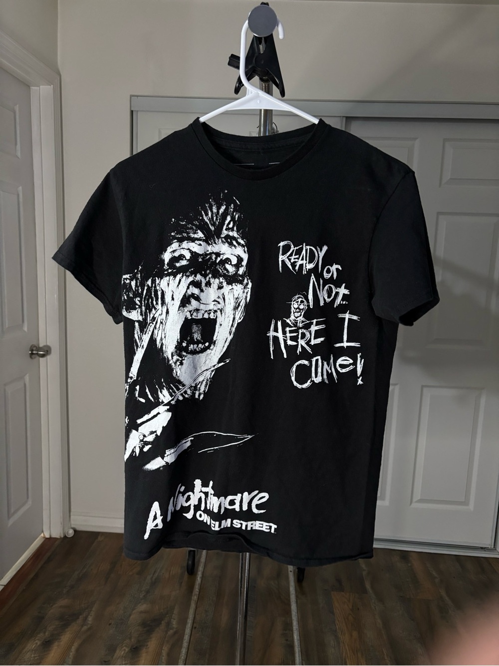 A Nightmare on Elm Street Black Graphic Tee - Horror Movie Design - Picture 1 of 3